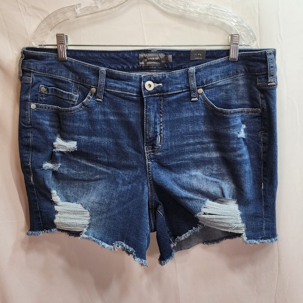 Torrid Distressed Denim Shorts Size 18